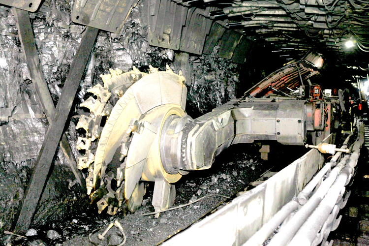 5.泊江海子矿智能化工作面现场