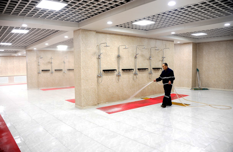 2.唐家会矿职工浴池整洁如新