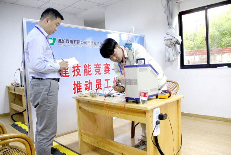 8.集团公司第三届职工技能竞赛热控检修工比武现场