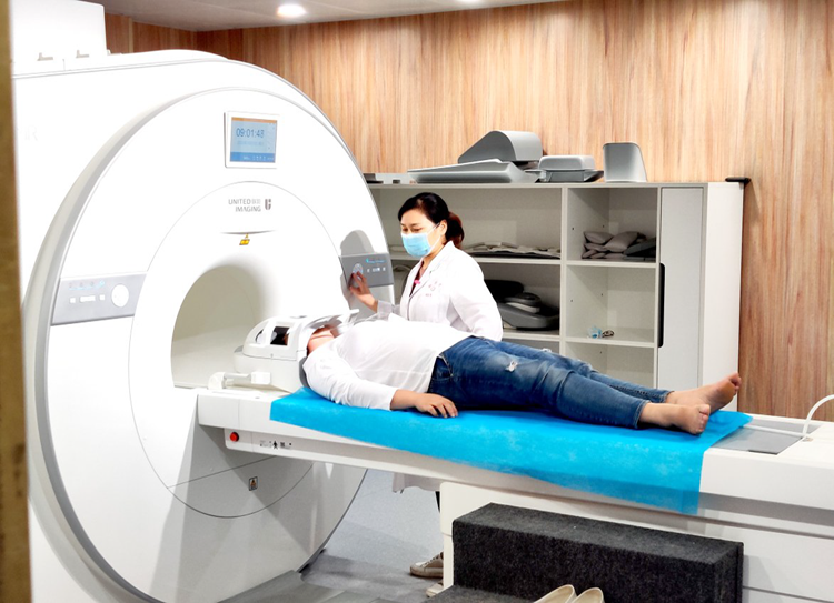 12.健康体检中心为职工们提供一流服务