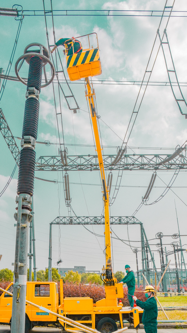 0淮浙煤电公司凤台电厂广大干部职工,在做好防疫工作的同时,坚